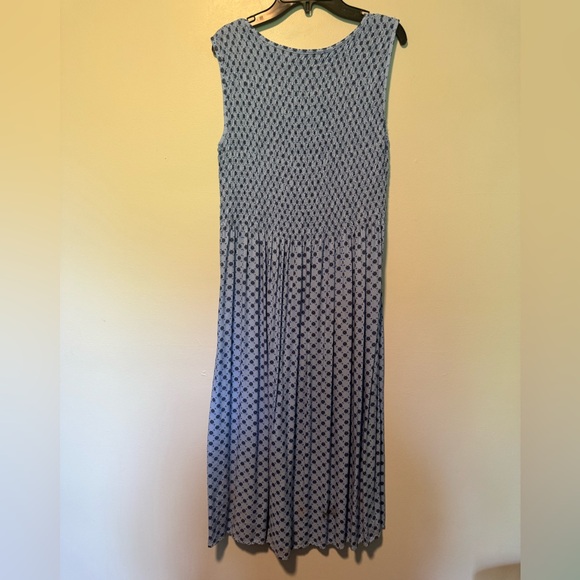 Croft & Barrow Light Blue Patterned Smocked Bodice Midi Dress Sz M - Picture 2 of 5
